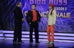 Salman Khan at Bigg Boss Season 5 grand finale on 7th Jan 2012 (4).JPG
